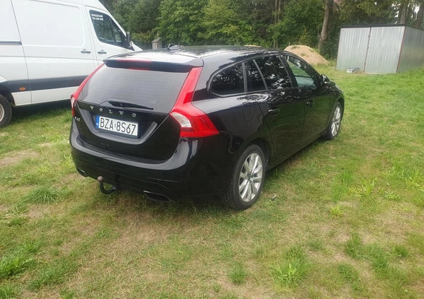 Volvo V60 cena 75000 przebieg: 112000, rok produkcji 2018 z Łomża małe 137